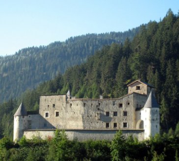 Замок Наудерсберг